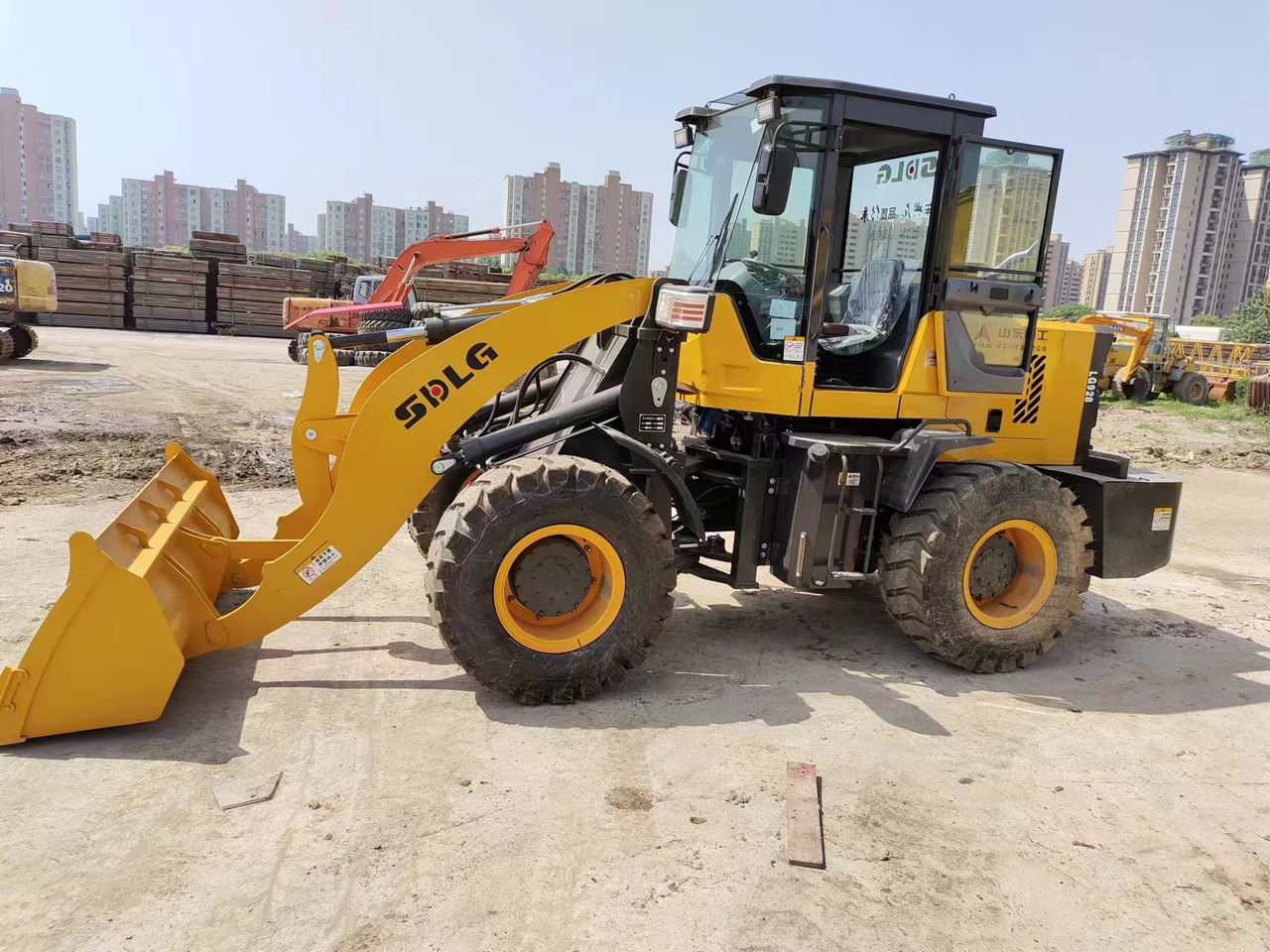 SDLG LG928 - Wheel loader: gambar 2 SDLG LG928 - Wheel loader: gambar 2