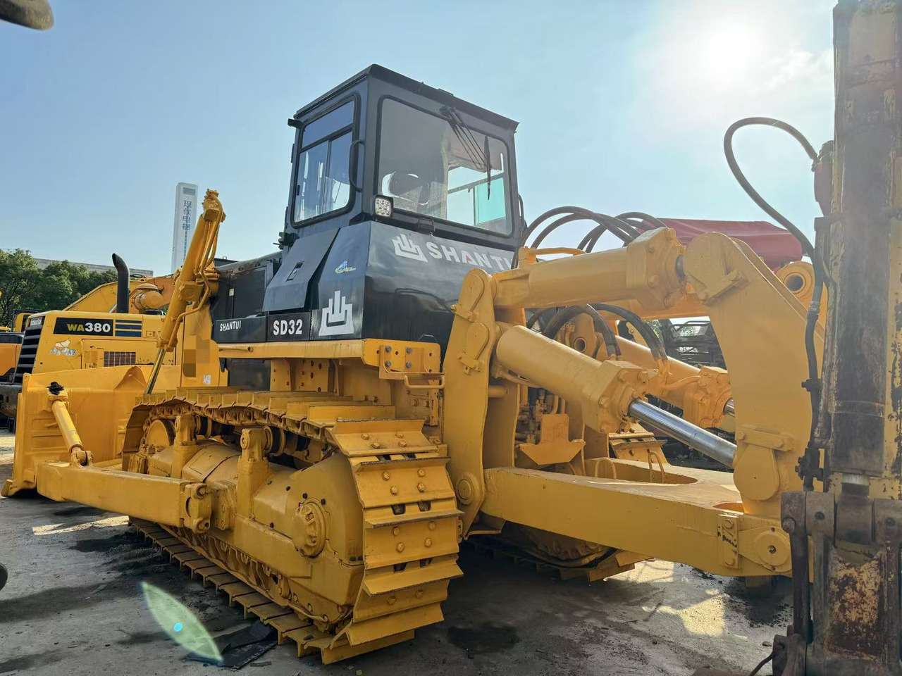 SHANTUI SD32 - Bulldozer: gambar 1 SHANTUI SD32 - Bulldozer: gambar 1