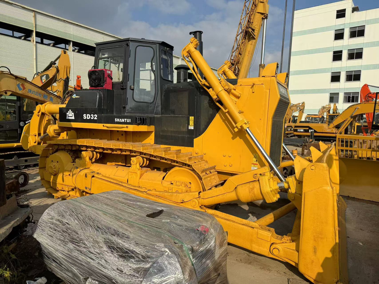 SHANTUI SD32 - Bulldozer: gambar 3 SHANTUI SD32 - Bulldozer: gambar 3