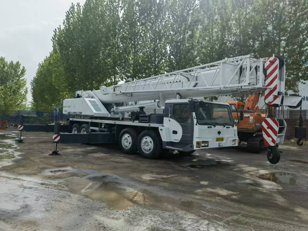 TEREX CHANGJIANG 70Ton - Derek bergerak: gambar 1 TEREX CHANGJIANG 70Ton - Derek bergerak: gambar 1