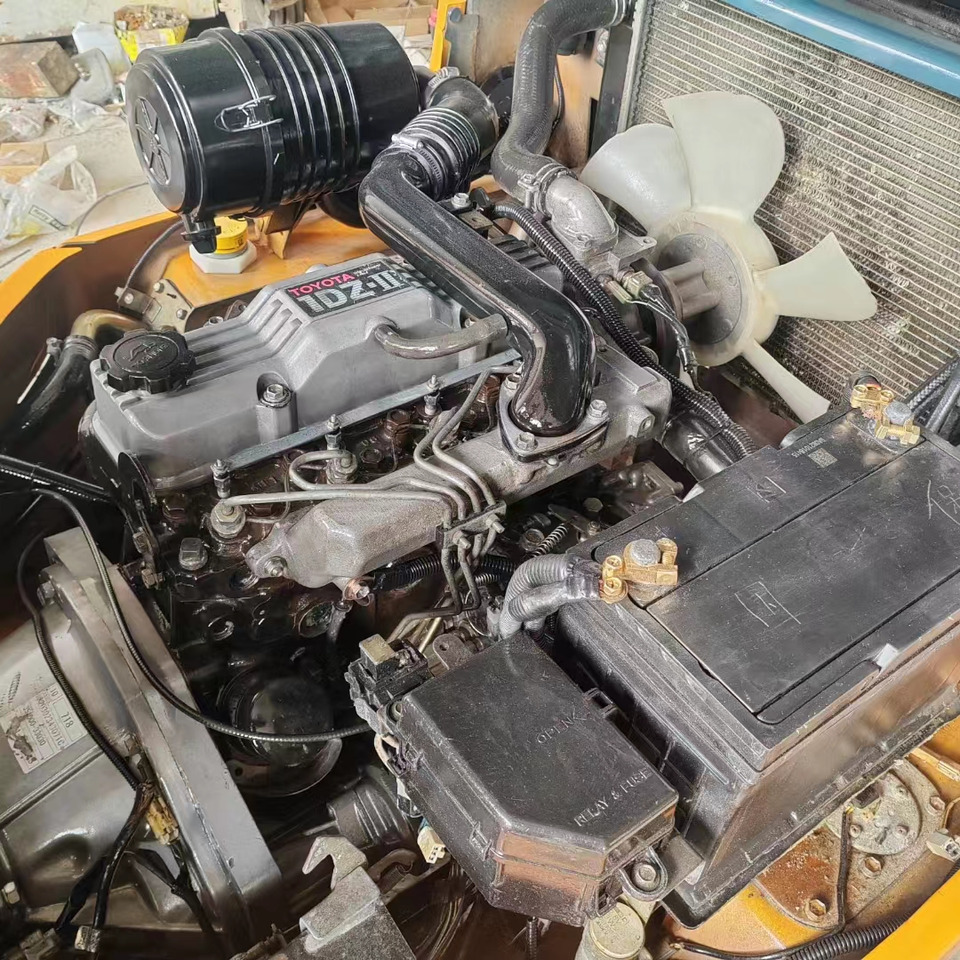 TOYOTA FD30 - Forklift diesel: gambar 5 TOYOTA FD30 - Forklift diesel: gambar 5