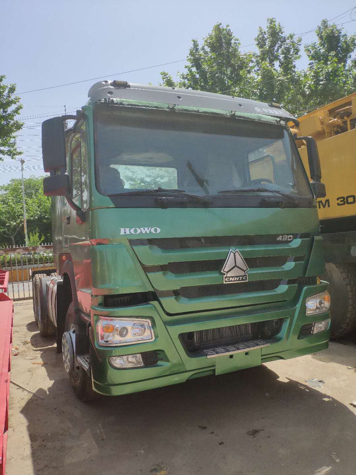 HOWO 420 - Tractor head: gambar 1 HOWO 420 - Tractor head: gambar 1