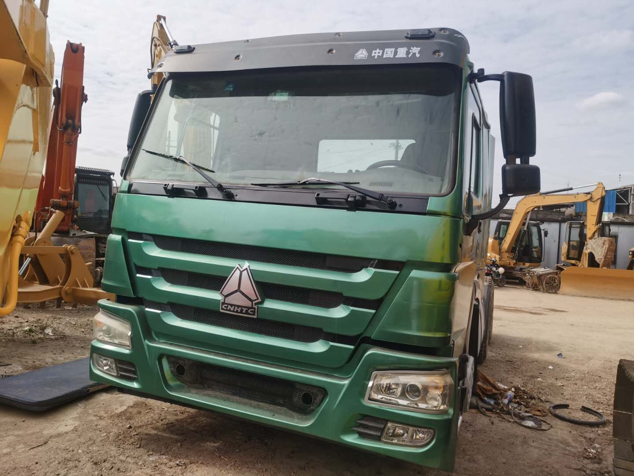 HOWO truck - Tractor head: gambar 2 HOWO truck - Tractor head: gambar 2