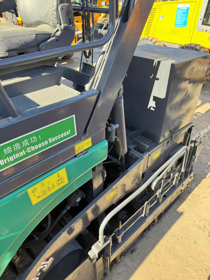 VOGELE 1800-3L - Paver aspal: gambar 5 VOGELE 1800-3L - Paver aspal: gambar 5