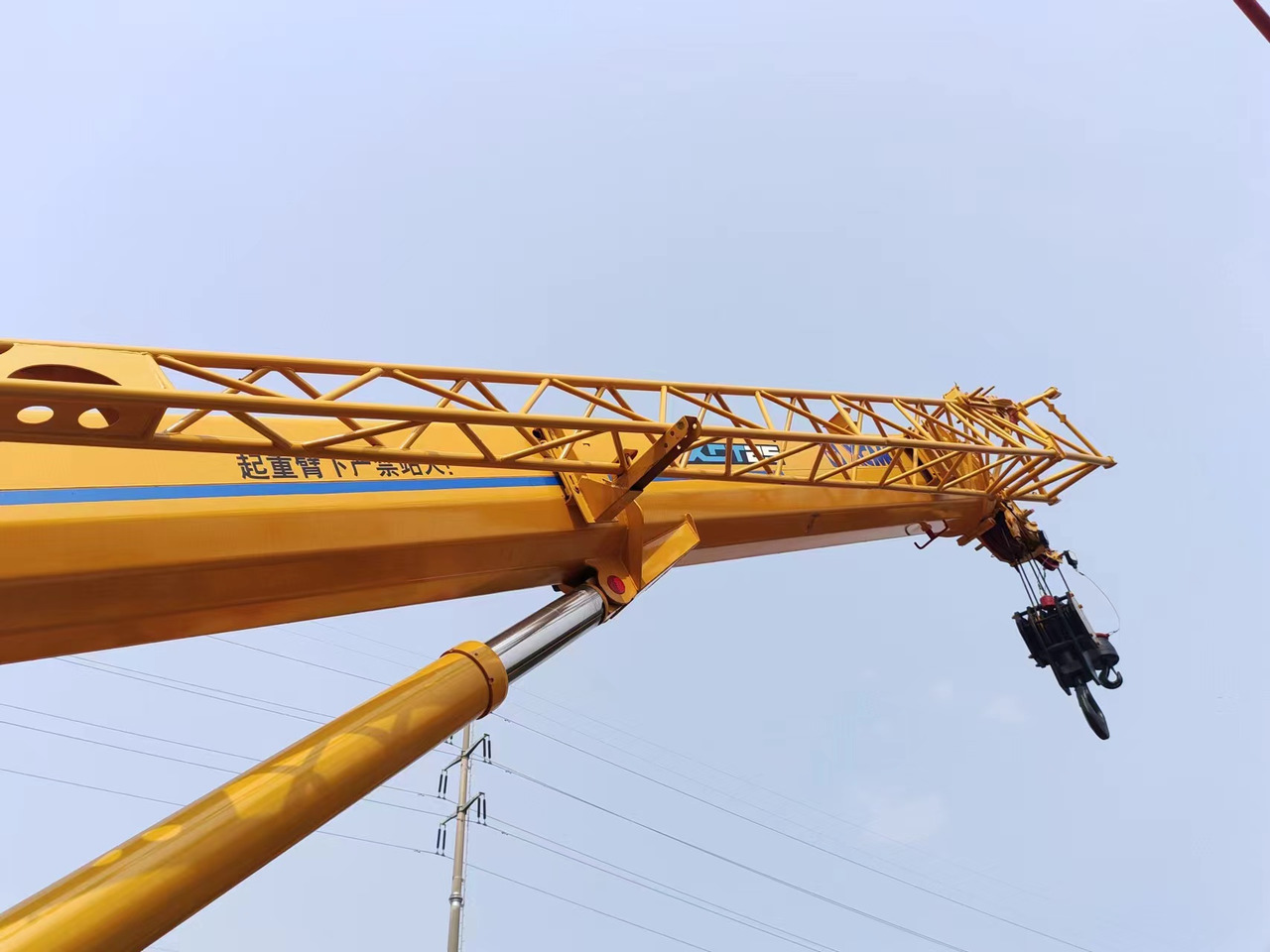 XCMG QY25K - Derek bergerak: gambar 5 XCMG QY25K - Derek bergerak: gambar 5