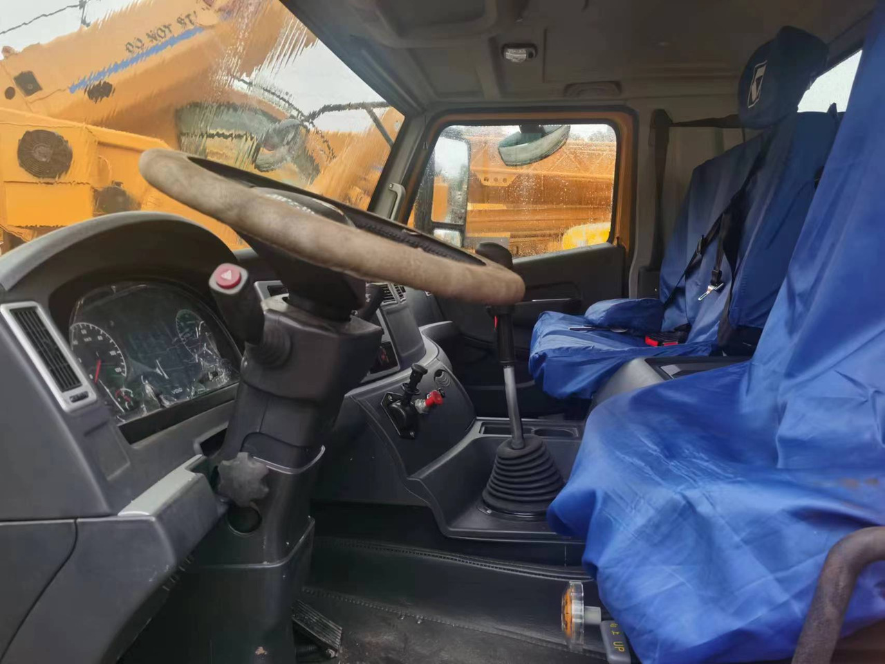 XCMG QY70K - Derek bergerak: gambar 3 XCMG QY70K - Derek bergerak: gambar 3