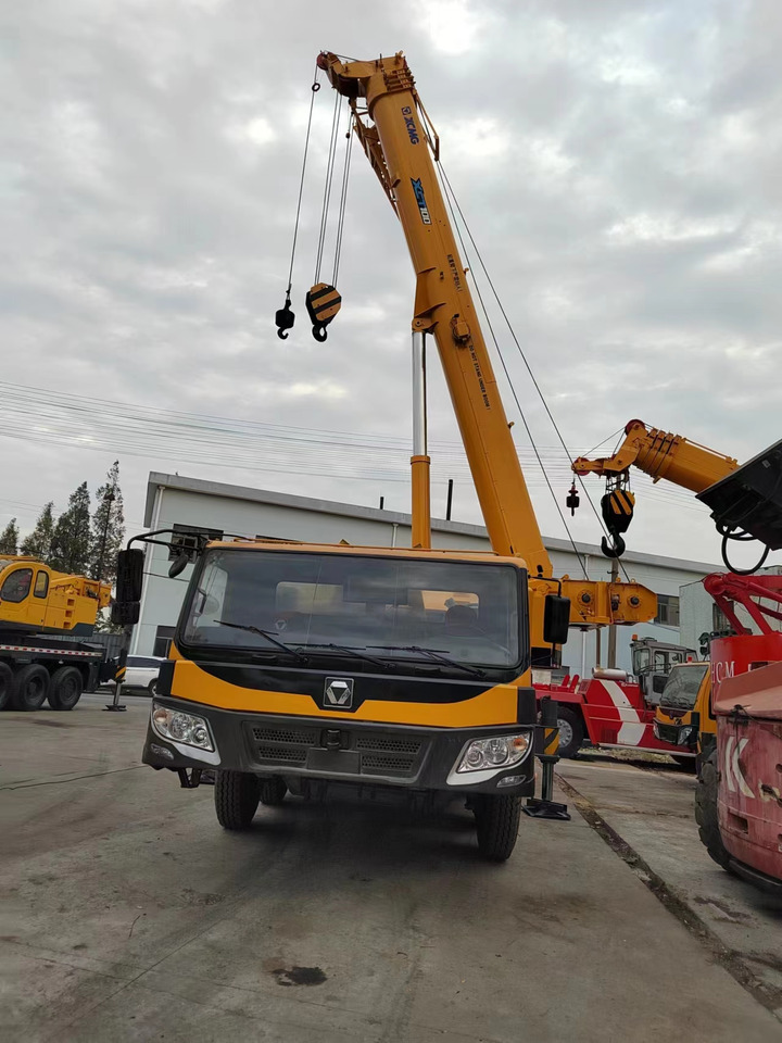 XCMG QY70K good condition QY25K QY50K QY100K QY130K China brand mobile crane - Derek bergerak: gambar 2 XCMG QY70K good condition QY25K QY50K QY100K QY130K China brand mobile crane - Derek bergerak: gambar 2