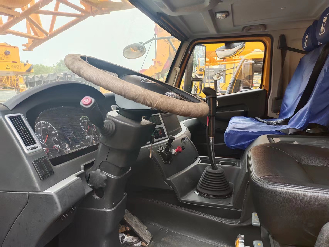 XCMG QY70KC QY70K 70tons xcmg truck crane QY50 QY100 - Derek bergerak: gambar 3 XCMG QY70KC QY70K 70tons xcmg truck crane QY50 QY100 - Derek bergerak: gambar 3