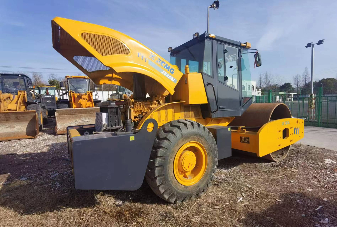 XCMG XS263J - Pemadat: gambar 3 XCMG XS263J - Pemadat: gambar 3