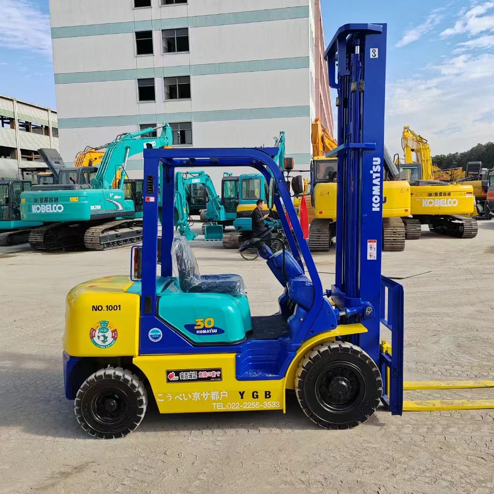 Komastu 3ton - Forklift diesel: gambar 3 Komastu 3ton - Forklift diesel: gambar 3