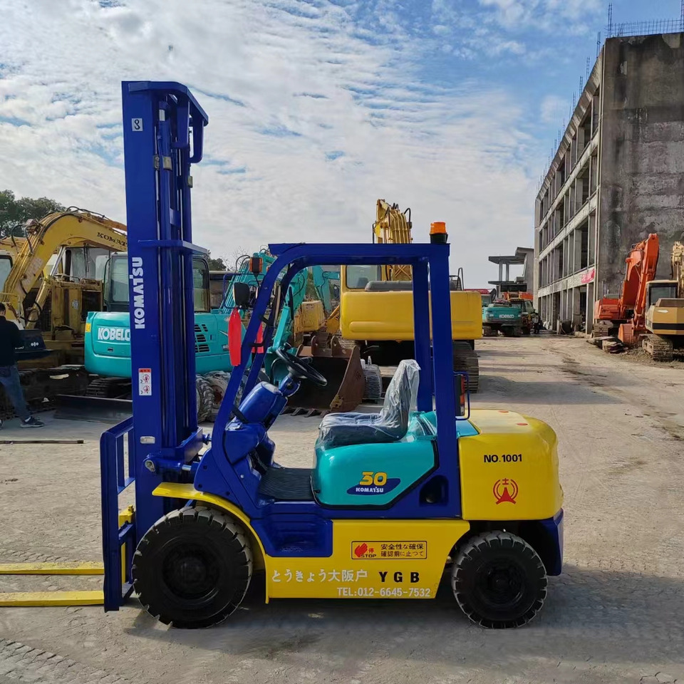 Forklift diesel komastu 3ton: gambar 1