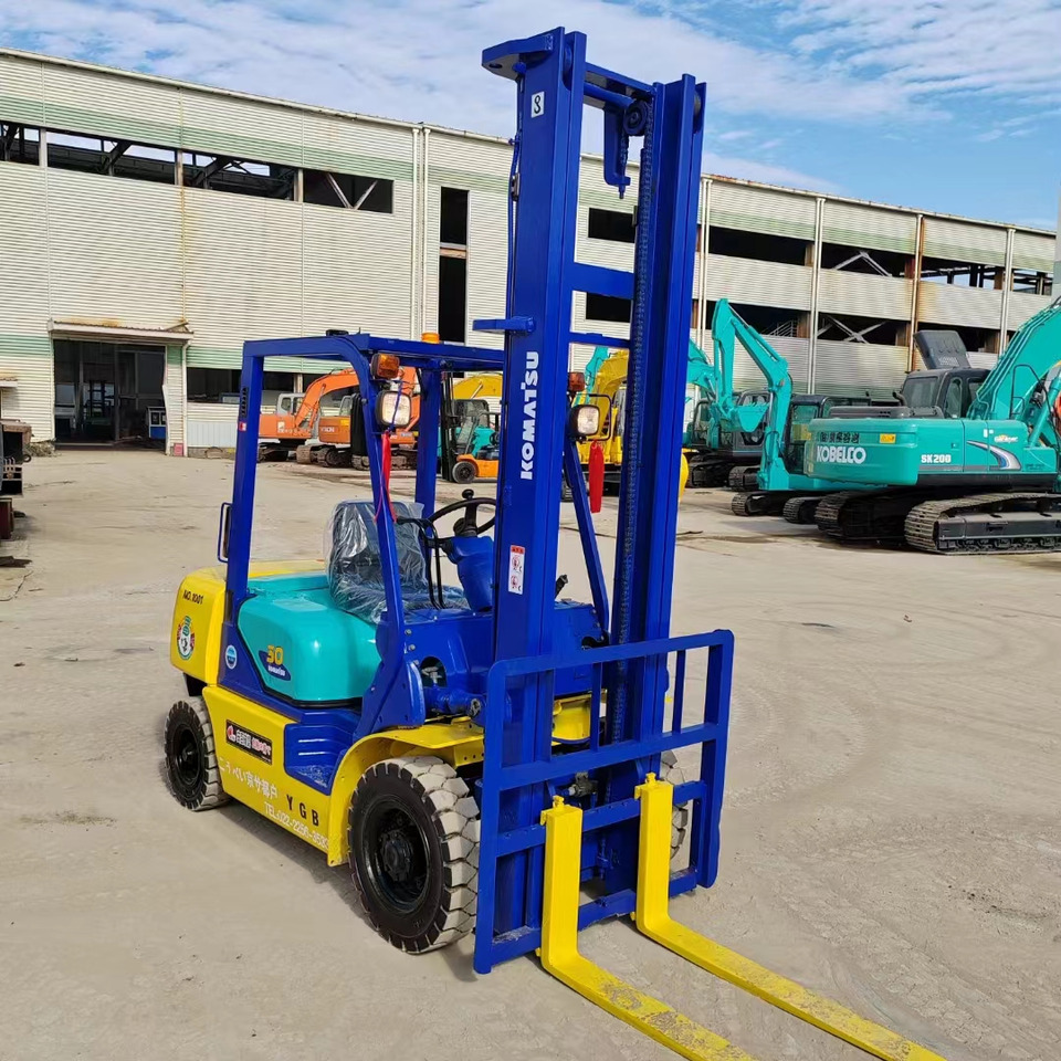 Komastu 3ton - Forklift diesel: gambar 2 Komastu 3ton - Forklift diesel: gambar 2