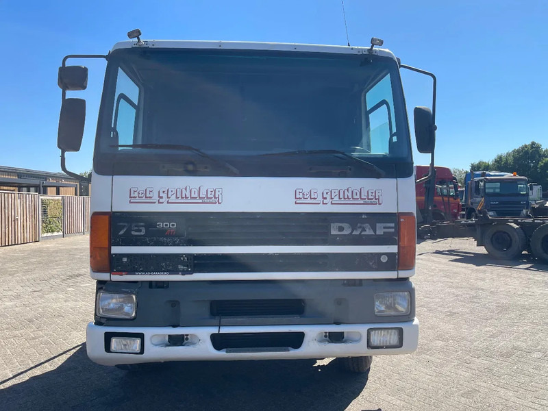 DAF 75.300 FLATBED TRUCK - Truk flatbed: gambar 2 DAF 75.300 FLATBED TRUCK - Truk flatbed: gambar 2