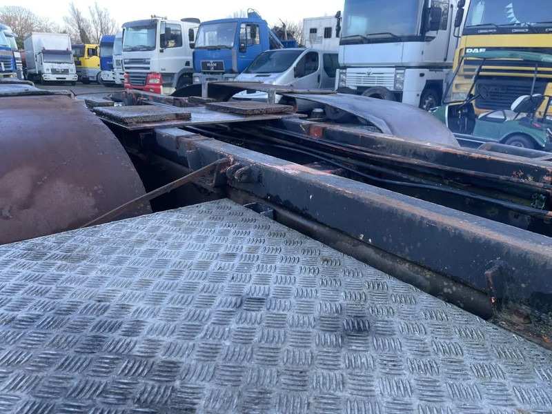 Truk sasis MAN 32.361 Chassis: gambar 9 Truk sasis MAN 32.361 Chassis: gambar 9