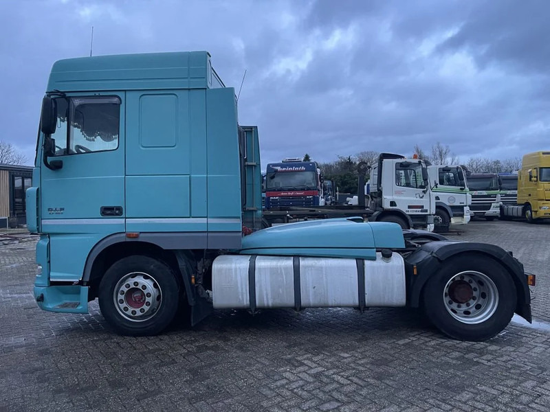 Tractor head DAF XF 105.460 Tractor unit: gambar 6 Tractor head DAF XF 105.460 Tractor unit: gambar 6
