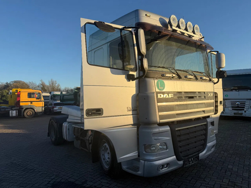 DAF XF 105.460 Tractor unit - Tractor head: gambar 1 DAF XF 105.460 Tractor unit - Tractor head: gambar 1