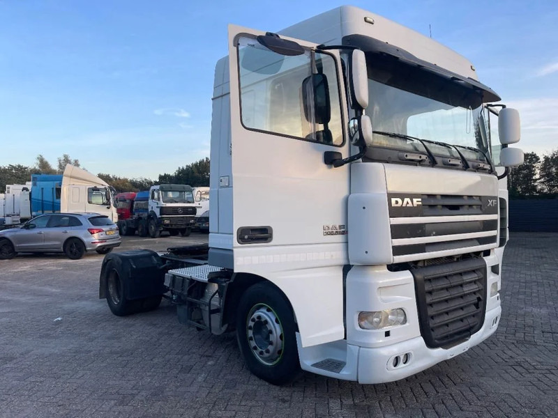 DAF XF 105.510 Tractor - Tractor head: gambar 1 DAF XF 105.510 Tractor - Tractor head: gambar 1