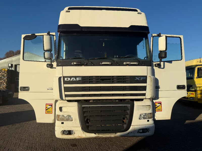 DAF XF 95.430 Tractor Unit - Tractor head: gambar 2 DAF XF 95.430 Tractor Unit - Tractor head: gambar 2