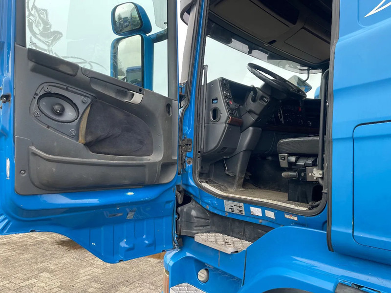 Interior photo 1: Leasing Scania R560 V8 Tractor unit Scania R560 V8 Tractor unit Interior photo 1: Leasing Scania R560 V8 Tractor unit Scania R560 V8 Tractor unit