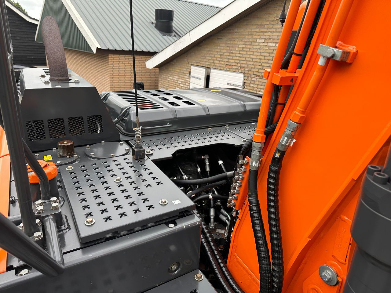 Ekskavator roda Doosan DX140W-5: gambar 25