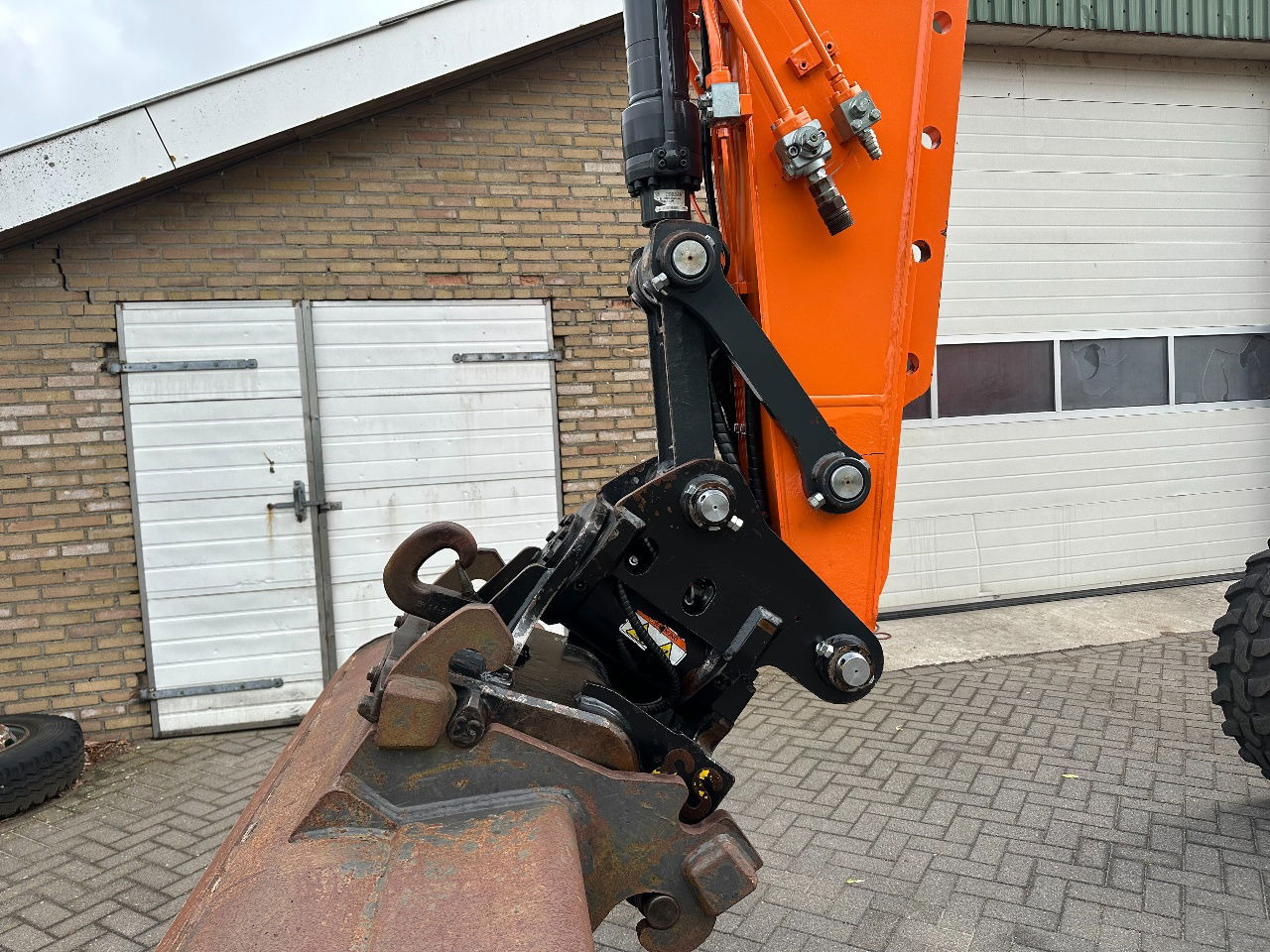 Ekskavator roda Doosan DX140W-5: gambar 18
