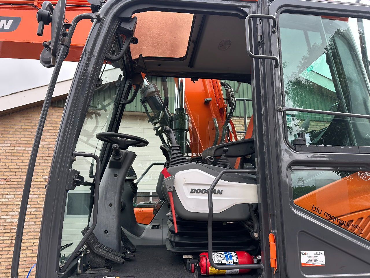 Ekskavator roda Doosan DX140W-5: gambar 9