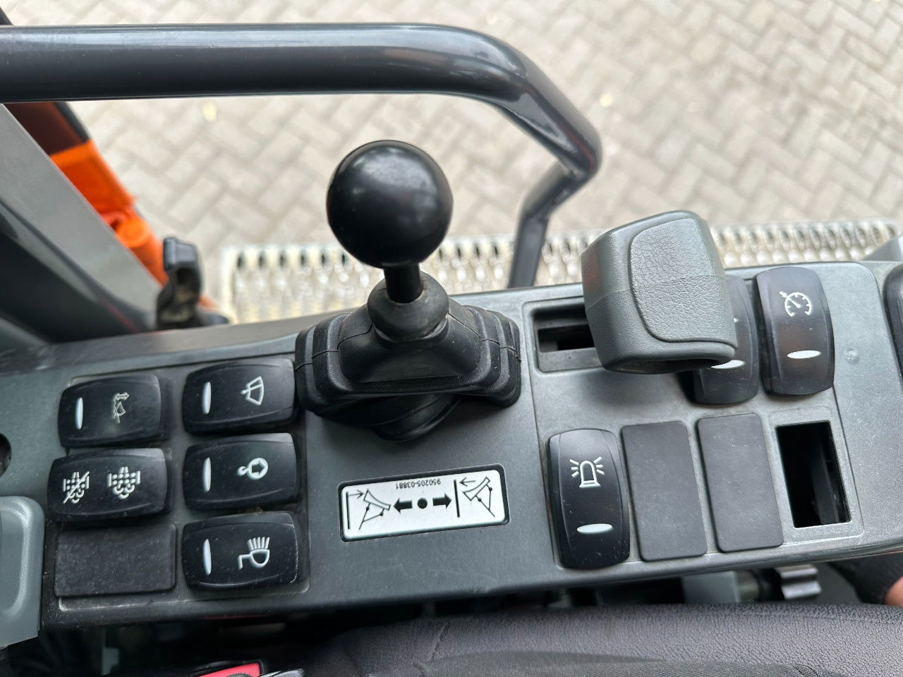 Ekskavator roda Doosan DX140W-5: gambar 16