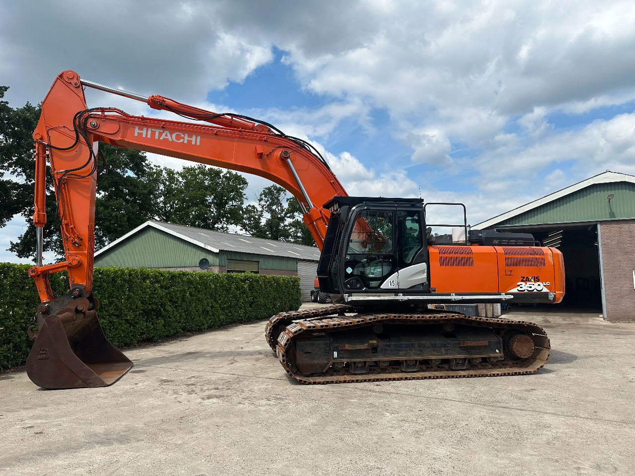 Hitachi ZX350LC-6 - Ekskavator perayap: gambar 3 Hitachi ZX350LC-6 - Ekskavator perayap: gambar 3