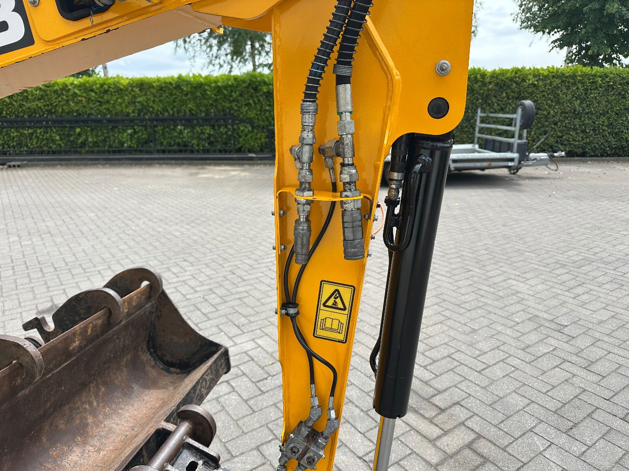Ekskavator mini JCB 19 c1: gambar 16