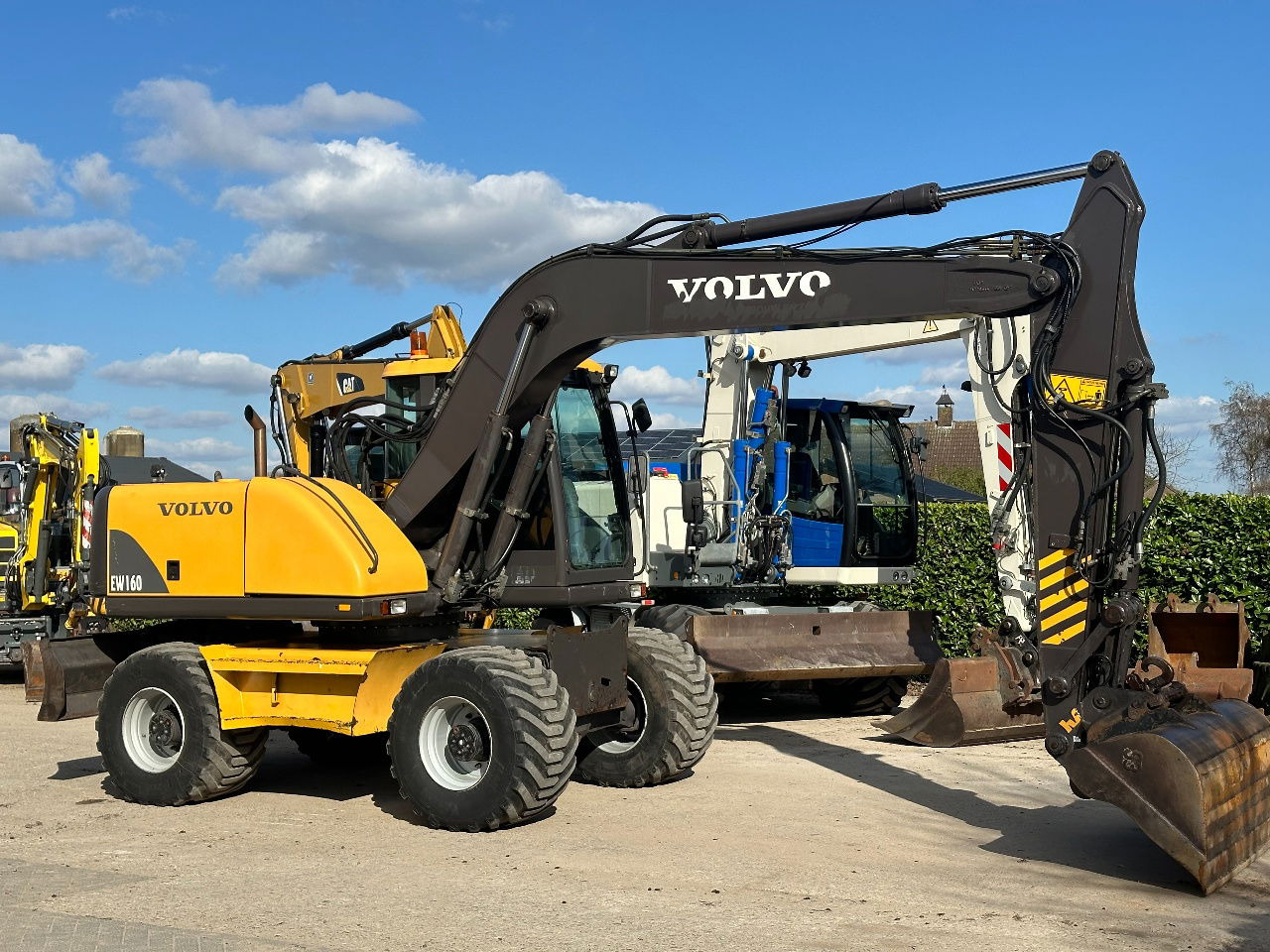 Volvo EW160 - Ekskavator roda: gambar 5 Volvo EW160 - Ekskavator roda: gambar 5