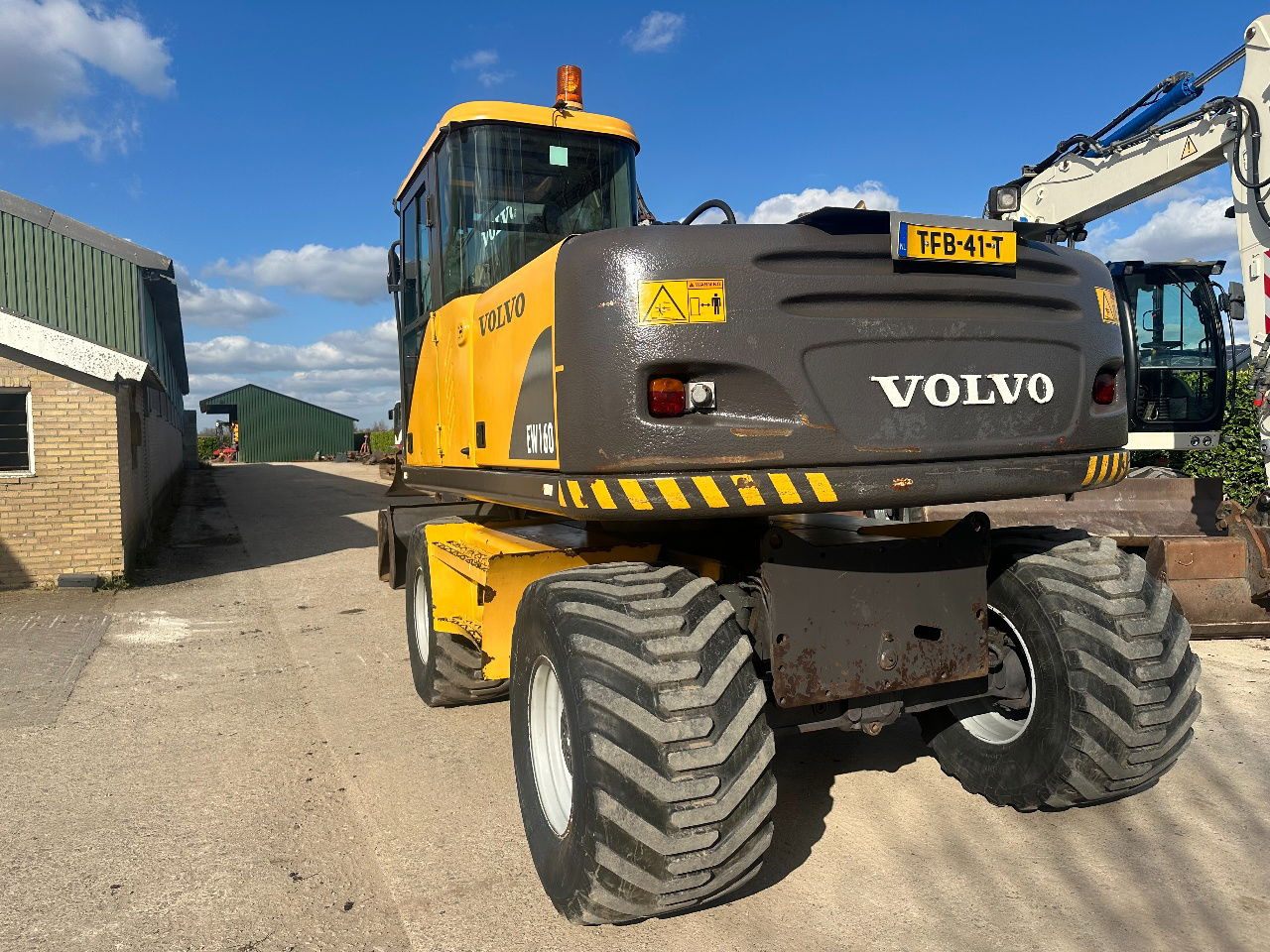 Volvo EW160 - Ekskavator roda: gambar 3 Volvo EW160 - Ekskavator roda: gambar 3