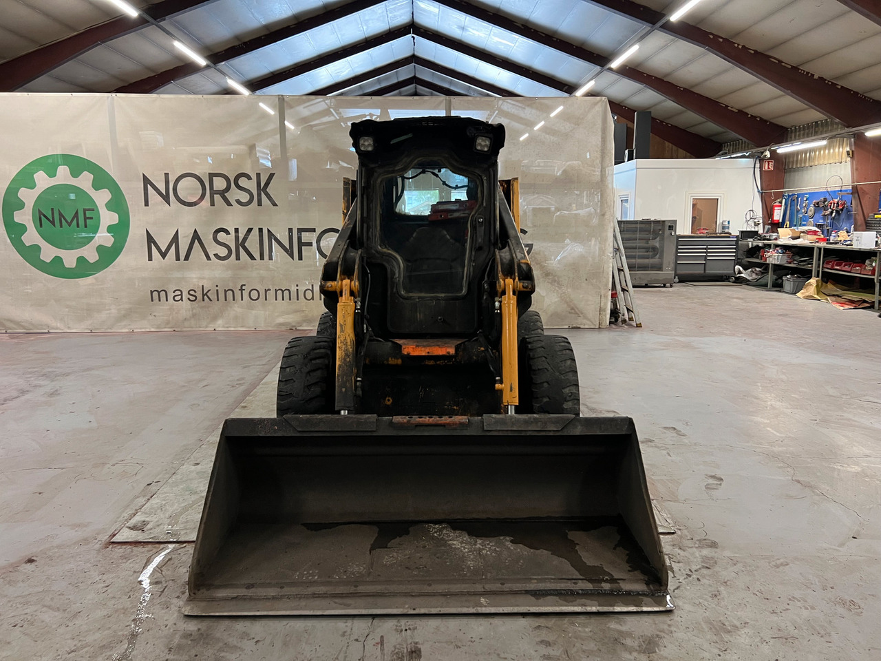 Case 440 - Skid steer: gambar 4 Case 440 - Skid steer: gambar 4