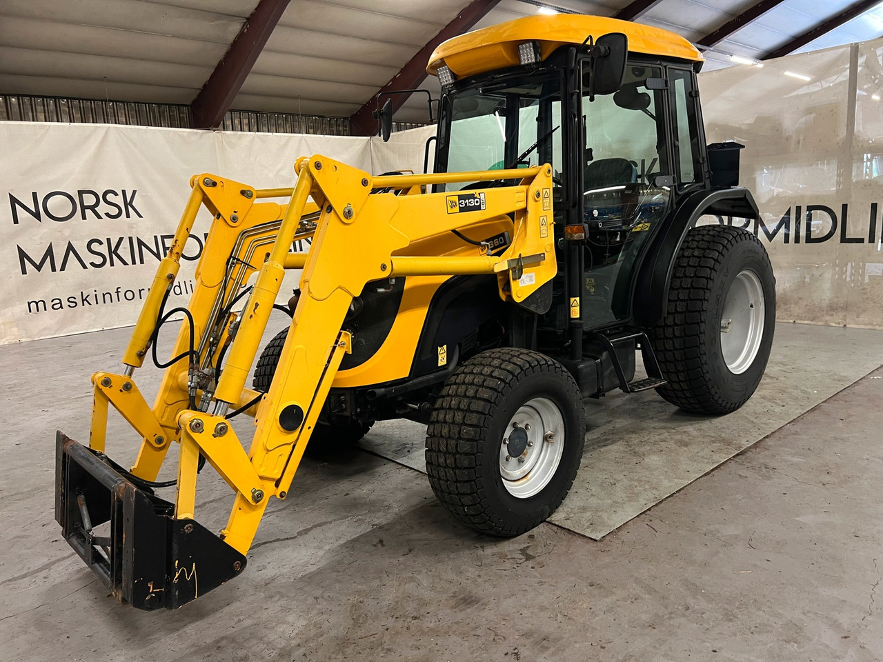 JCB 360 - Traktor: gambar 1 JCB 360 - Traktor: gambar 1