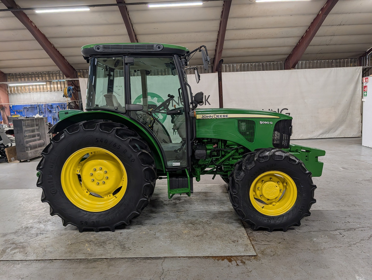 John Deere 5090G - Traktor: gambar 5 John Deere 5090G - Traktor: gambar 5
