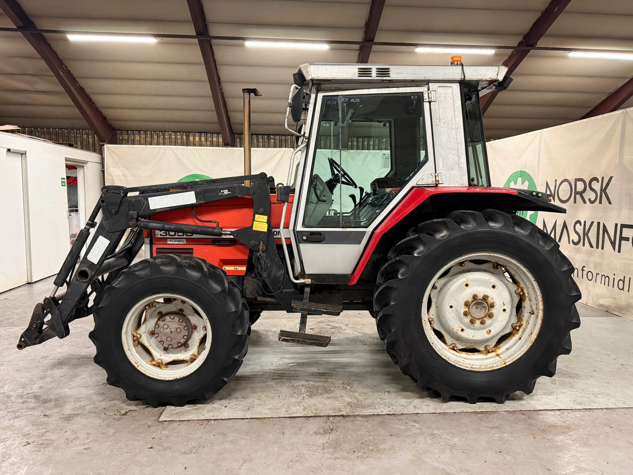 Massey Ferguson 3050 - Traktor: gambar 2 Massey Ferguson 3050 - Traktor: gambar 2