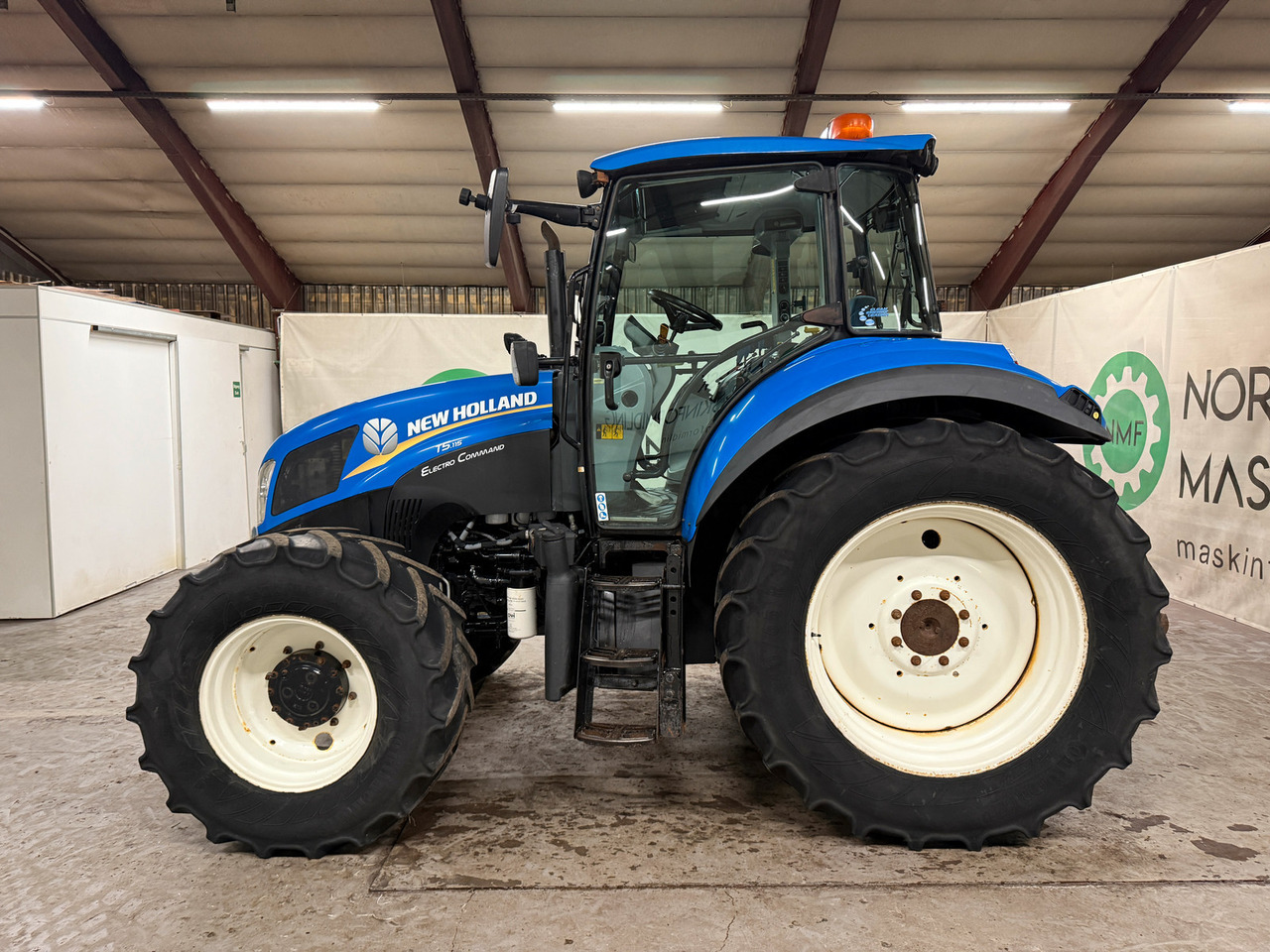 New Holland T5.115 EC - Traktor: gambar 2 New Holland T5.115 EC - Traktor: gambar 2