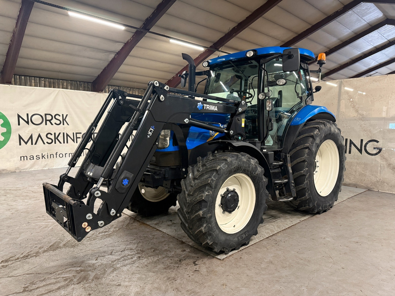 New Holland T6.140 EC - Traktor: gambar 1 New Holland T6.140 EC - Traktor: gambar 1