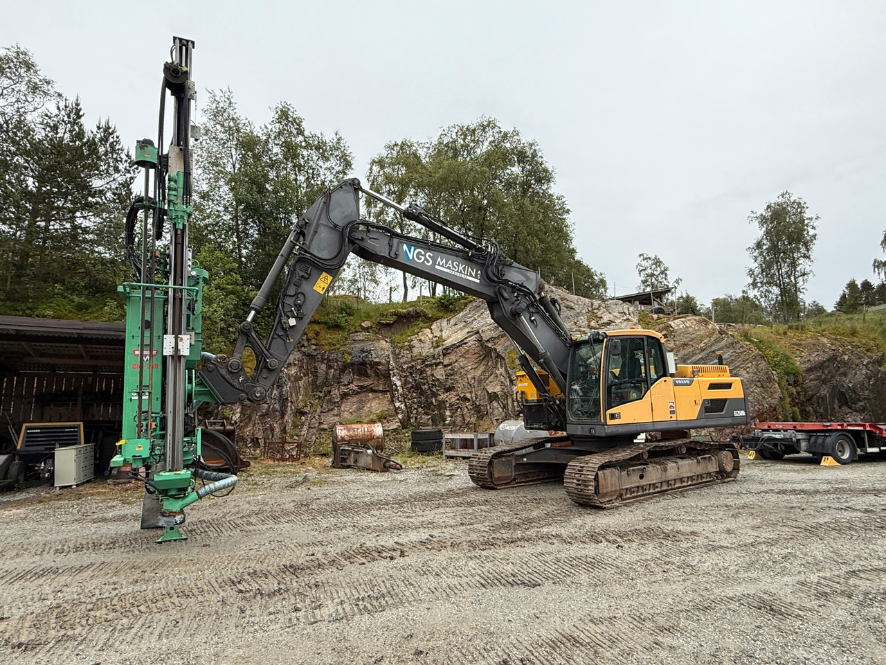 Volvo EC250DL med Montabert tårn - Ekskavator perayap: gambar 2 Volvo EC250DL med Montabert tårn - Ekskavator perayap: gambar 2