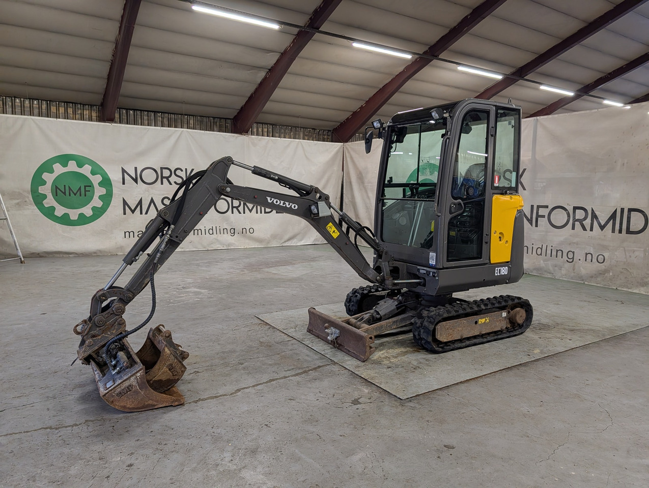 Volvo ECR18D - Ekskavator mini: gambar 1 Volvo ECR18D - Ekskavator mini: gambar 1