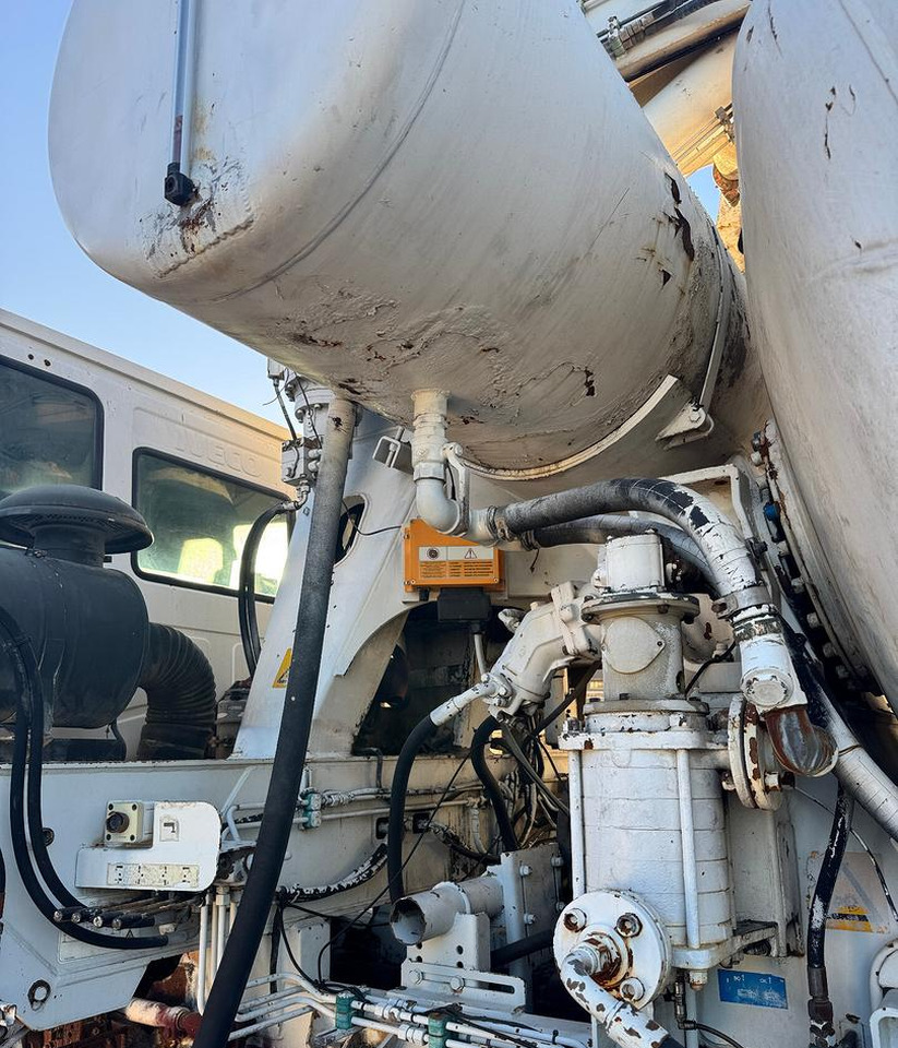 Truk pompa mixer Betonpompa CIFA Iveco Trakker 410E44: gambar 17 Truk pompa mixer Betonpompa CIFA Iveco Trakker 410E44: gambar 17