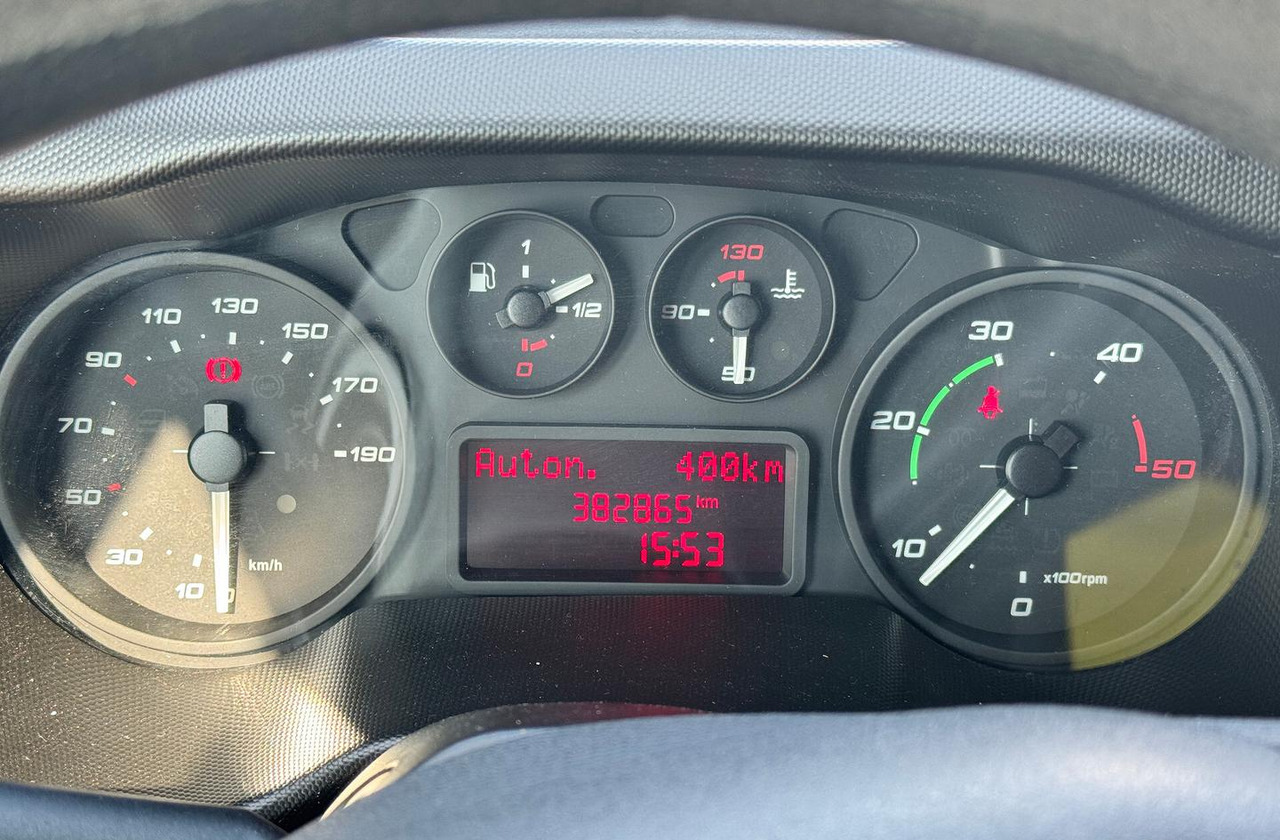 IVECO DAILY 35S15 - FRIGO FRC - PATENTE B - Van berpendingin: gambar 5 IVECO DAILY 35S15 - FRIGO FRC - PATENTE B - Van berpendingin: gambar 5