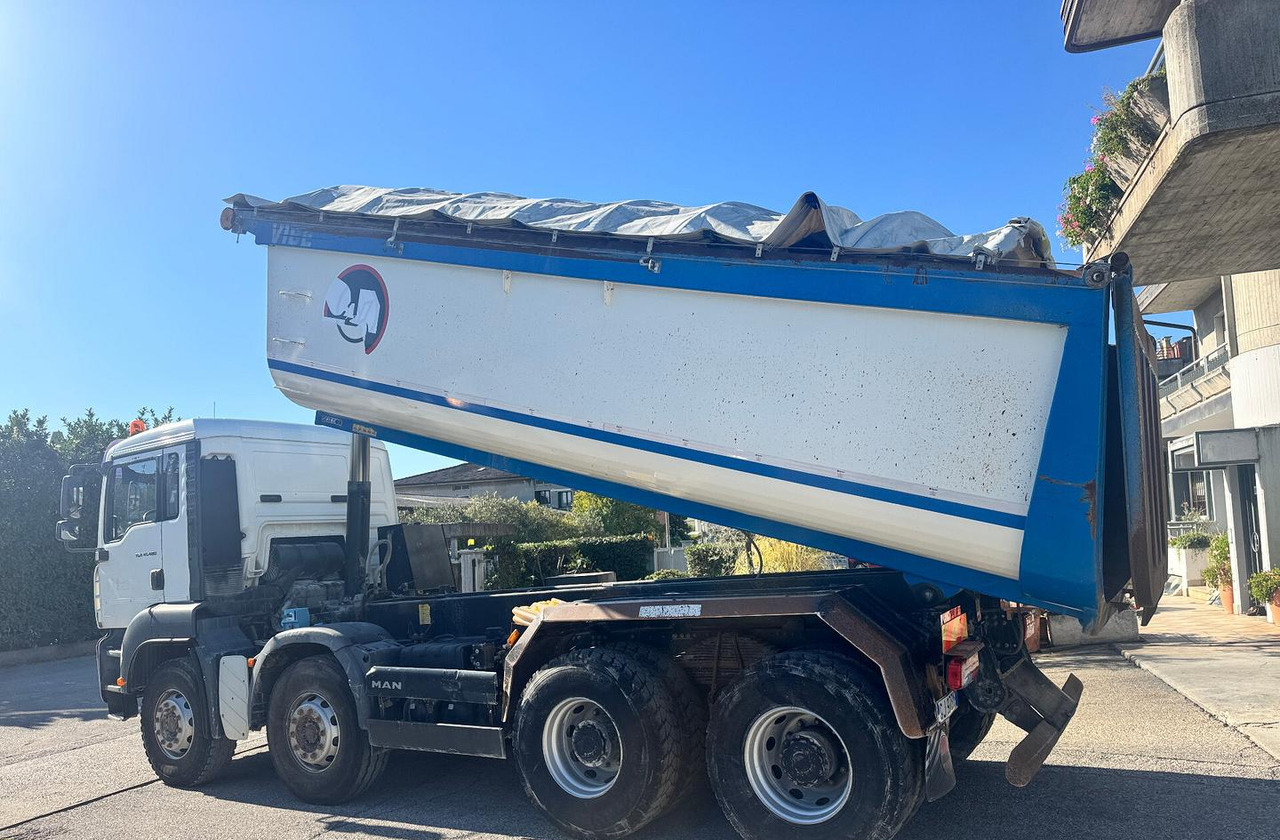 - Truk jungkit: gambar 4 - Truk jungkit: gambar 4