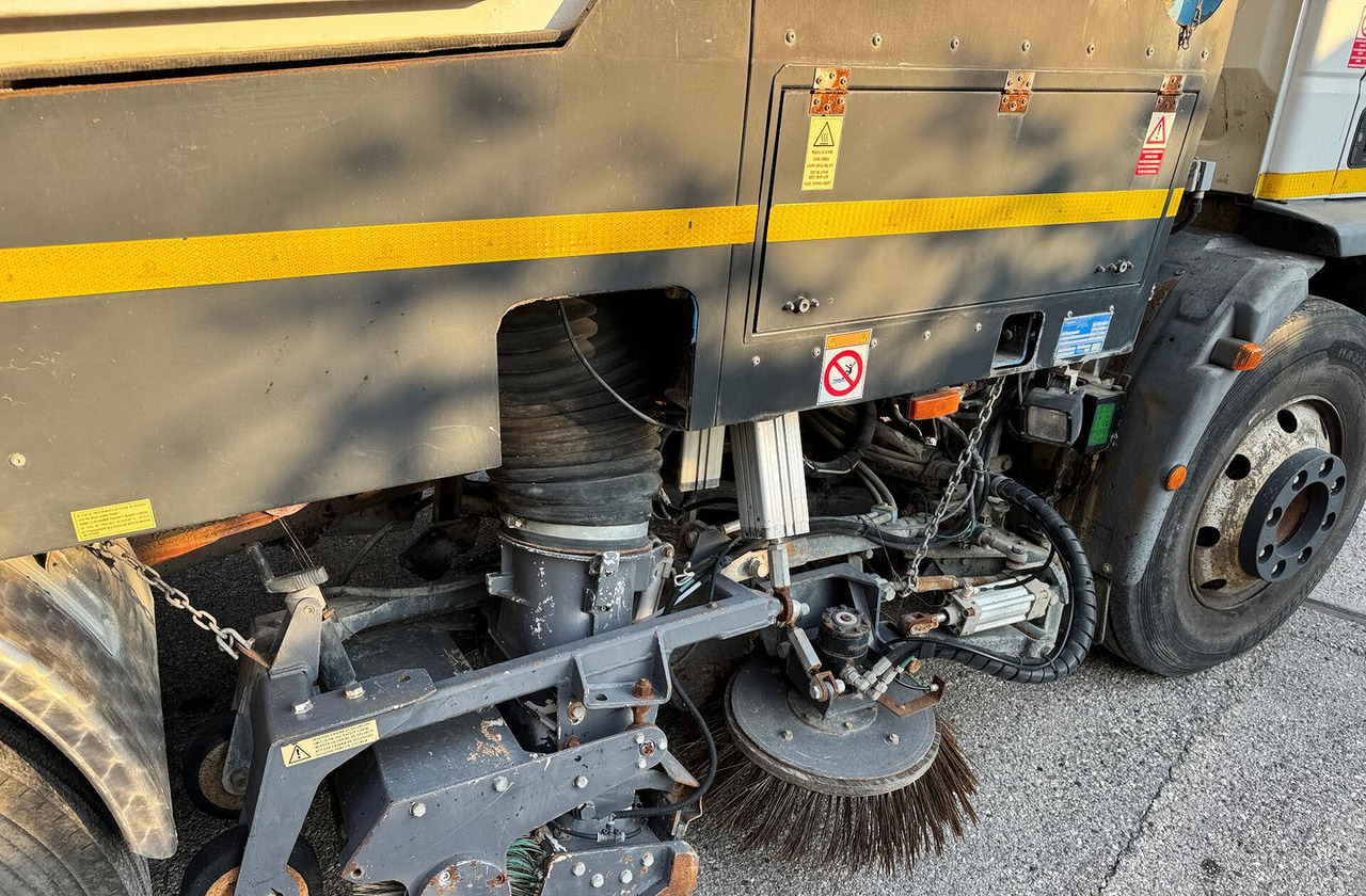 Penyapu jalan Iveco EuroCargo 150E18 spazzatrice: gambar 20