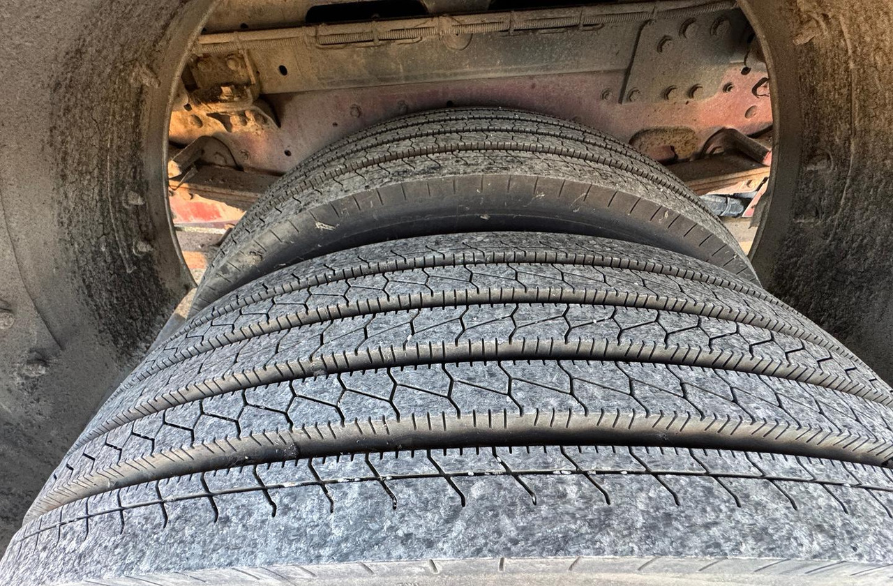 Penyapu jalan Iveco EuroCargo 150E18 spazzatrice: gambar 16