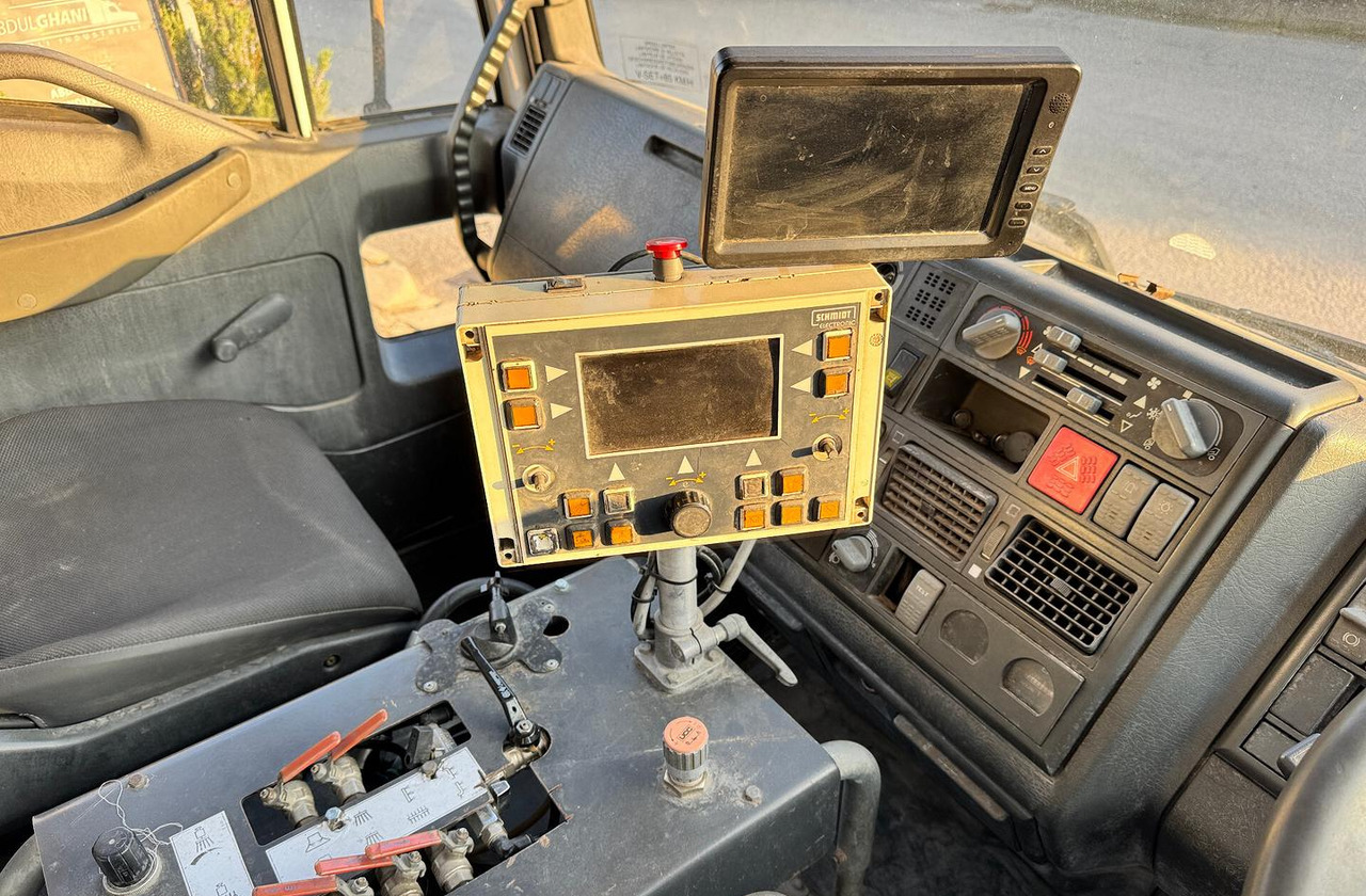 Penyapu jalan Iveco EuroCargo 150E18 spazzatrice: gambar 10