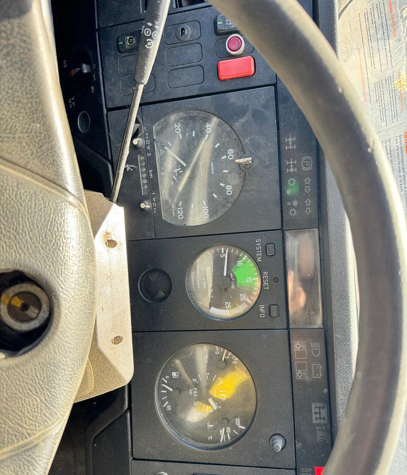 Mercedes Benz SK 2644 ( 6X4 ) V8 - Truk jungkit: gambar 5 Mercedes Benz SK 2644 ( 6X4 ) V8 - Truk jungkit: gambar 5