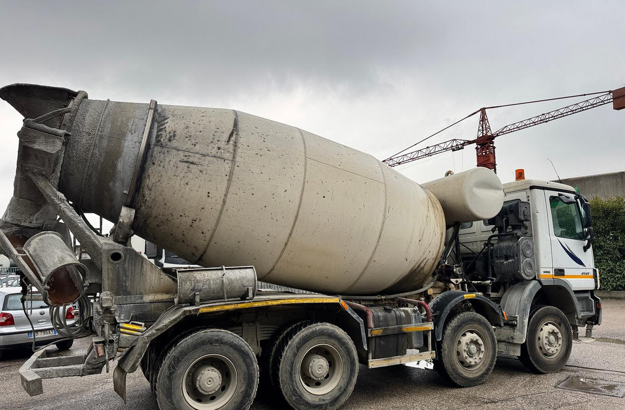 Mercedes actros 4141 betoniera armec - Truk pengaduk beton: gambar 4 Mercedes actros 4141 betoniera armec - Truk pengaduk beton: gambar 4