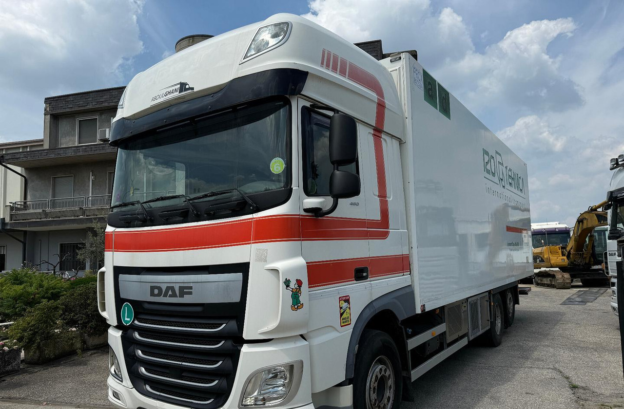 Motrice frigo DAF XF 105.460 con Sponda - Truk berpendingin: gambar 2 Motrice frigo DAF XF 105.460 con Sponda - Truk berpendingin: gambar 2
