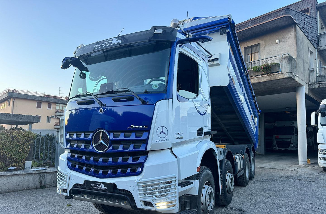 Ribaltabile Mercedes Benz Arocs 4148 - Truk jungkit: gambar 2 Ribaltabile Mercedes Benz Arocs 4148 - Truk jungkit: gambar 2