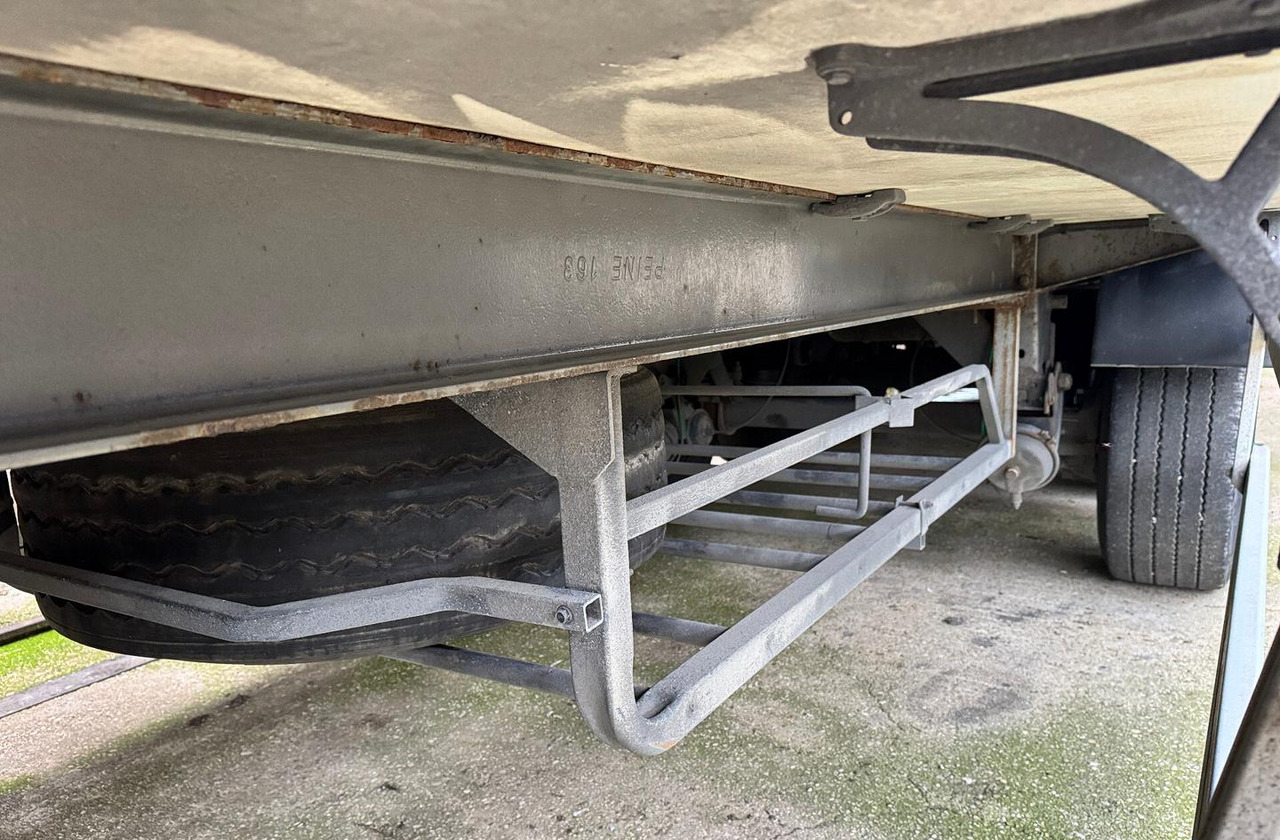 Semi-trailer berpendingin SEMIRIMORCHIO FRIGO LAMBERET - 2002: gambar 8 Semi-trailer berpendingin SEMIRIMORCHIO FRIGO LAMBERET - 2002: gambar 8